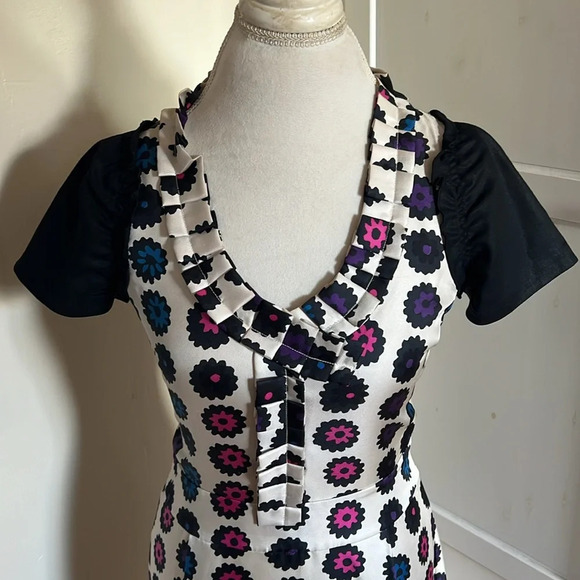 Marc by Marc Jacobs Cream Silk Dress with Florla Pattern and Ruffle Detail - 4 - Picture 3 of 12